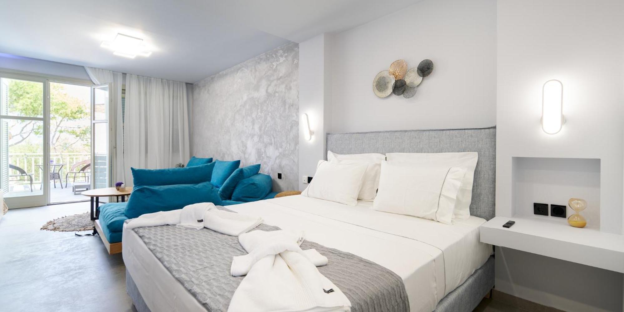 Sapphire Kythnos Suites Merichas Bagian luar foto